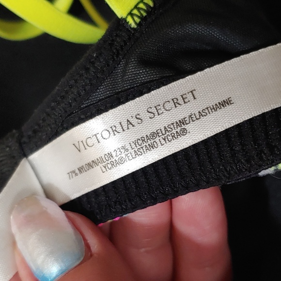Victoria's Secret VSX Sport Strappy Back Sports Bra 32B - Picture 13 of 13